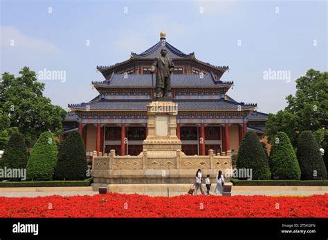 Het Sun Zhongshan Memorial Hall! Een monumentale eerbetoon aan een Chinese legende!