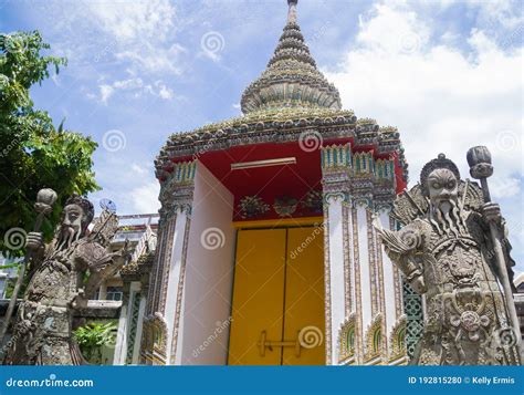 Het Tempelcomplex van Guanghua! Een Oase van Rust en Spirituele Verwondering in Handan